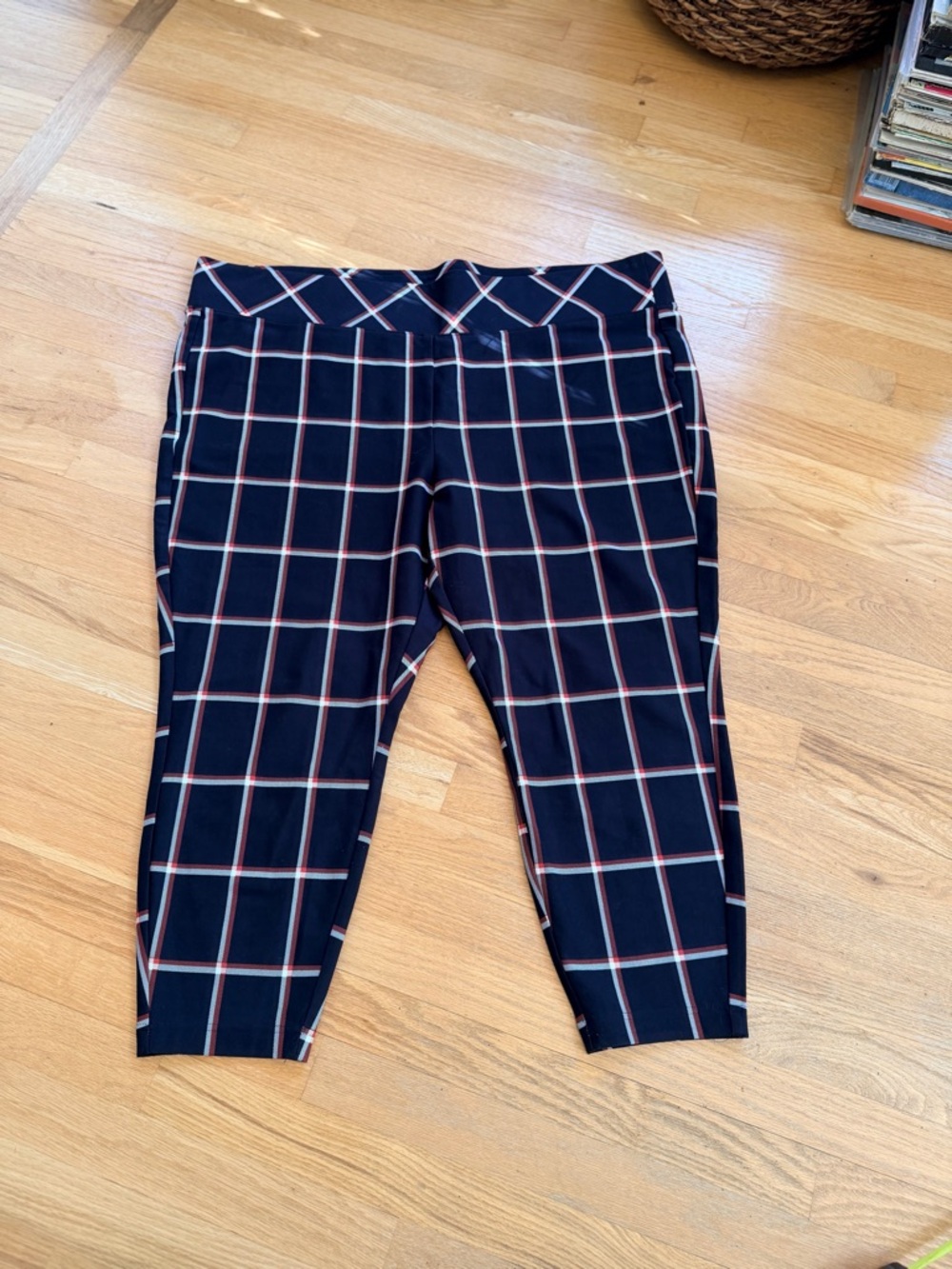Women's 5R X "torrid" Navy Windowpane Pixie Pants w/Red & White Stripes GUC ❤️
